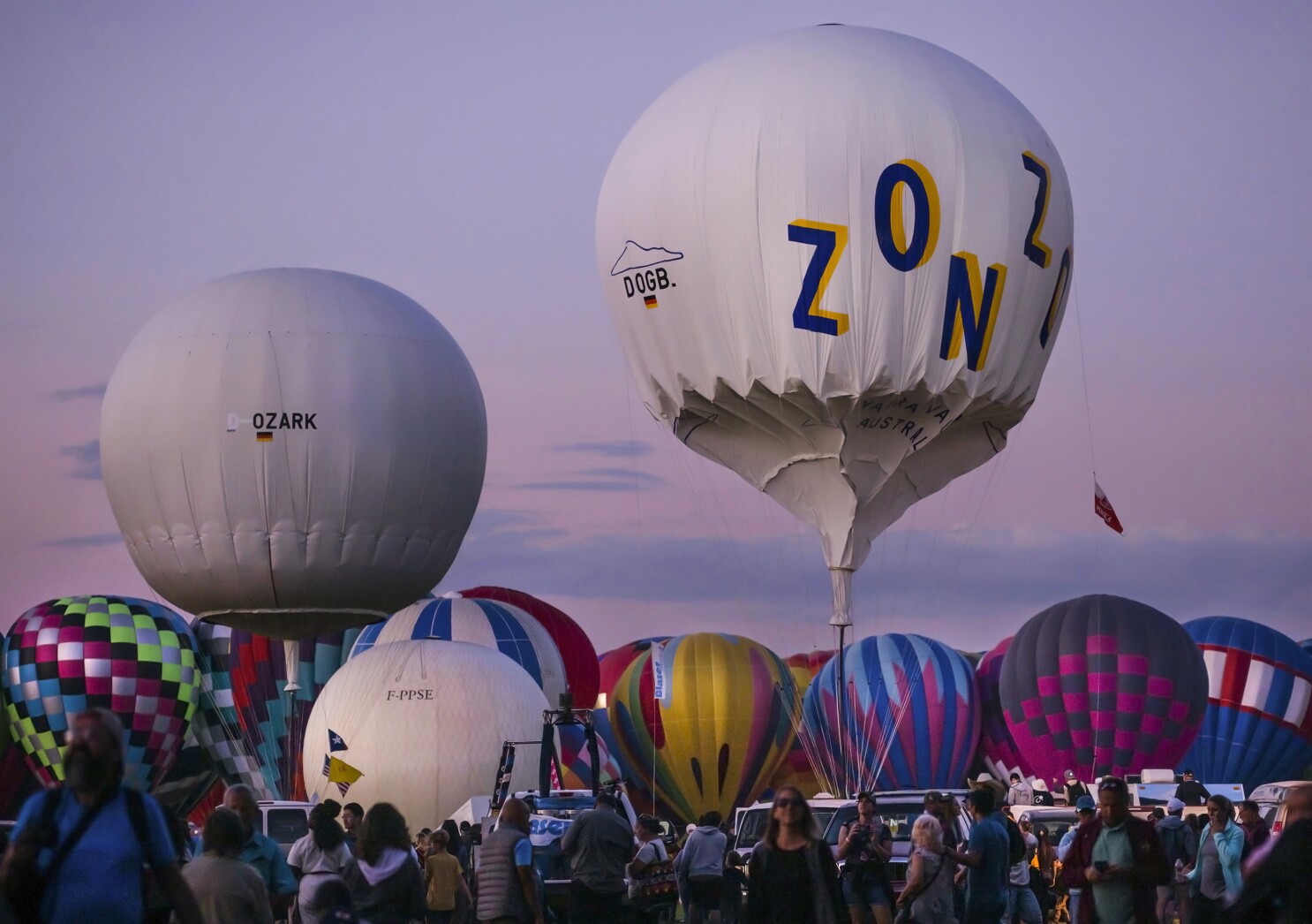 Gas balloon shop